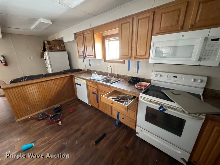 image for item FK1339 Skid mounted living quarters