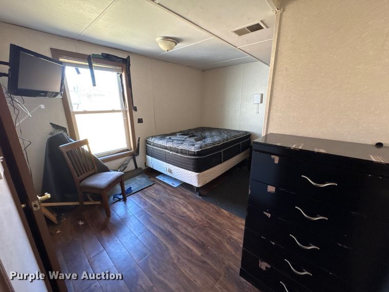 image for item FK1339 Skid mounted living quarters