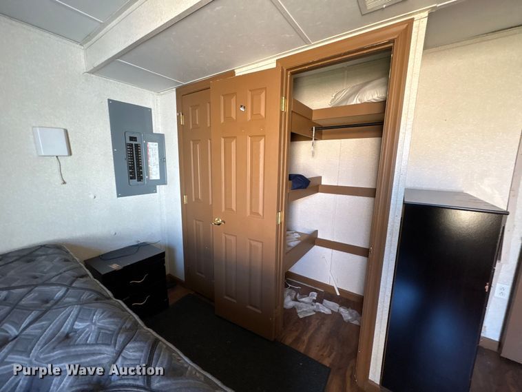 image for item FK1339 Skid mounted living quarters