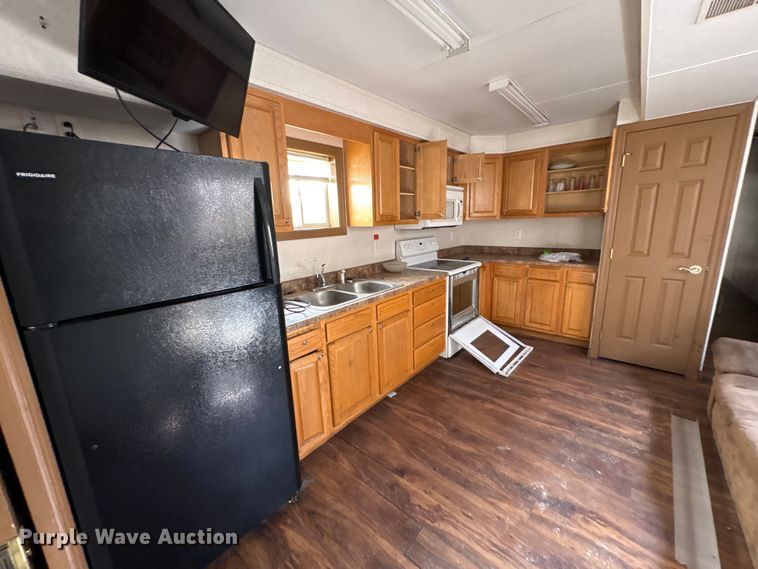 image for item FK1342 Skid mounted living quarters