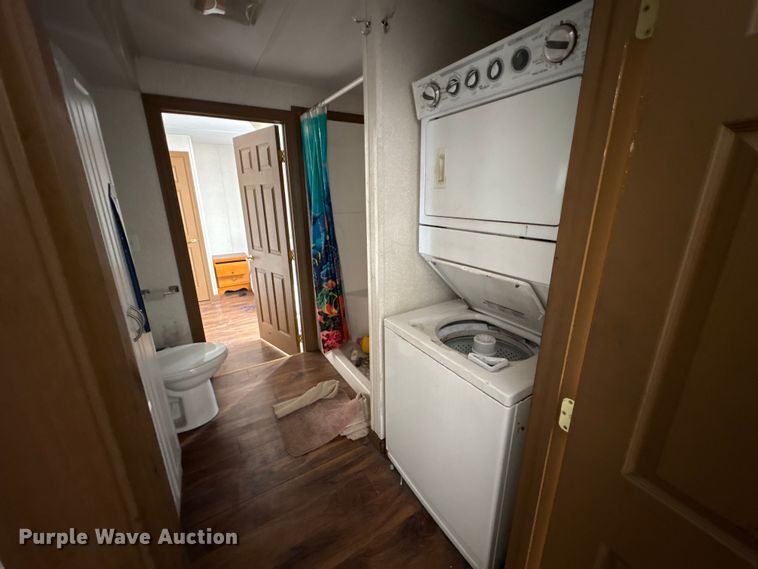 image for item FK1342 Skid mounted living quarters