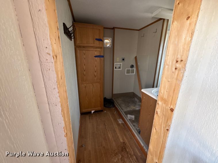 image for item FK1351 Skid mounted living quarters