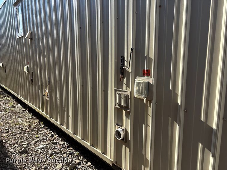 image for item FK1352 Skid mounted living quarters