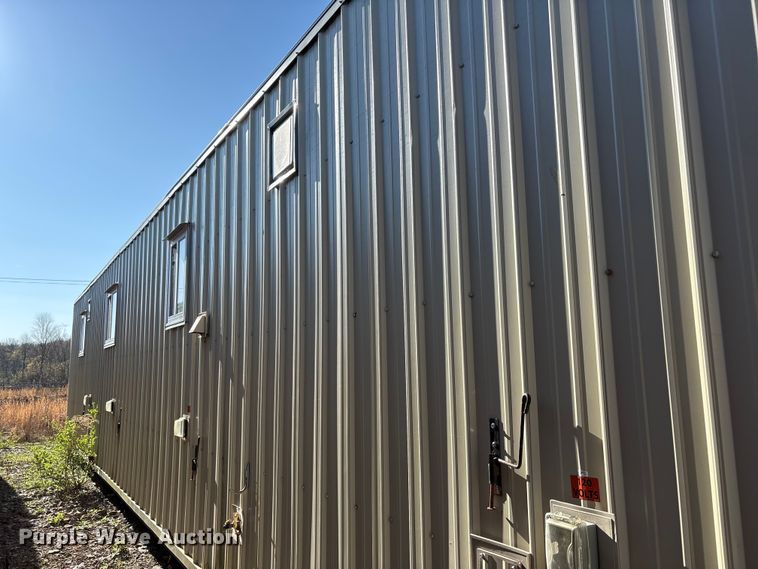 image for item FK1352 Skid mounted living quarters