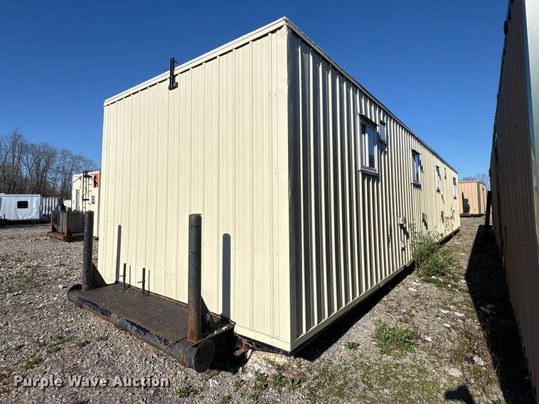 image for item FK1352 Skid mounted living quarters