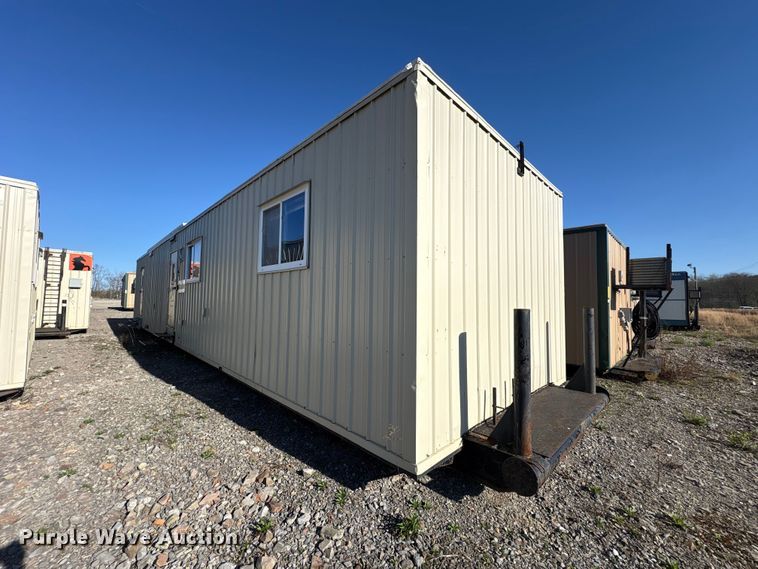 image for item FK1352 Skid mounted living quarters