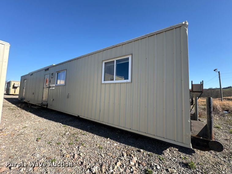 image for item FK1352 Skid mounted living quarters