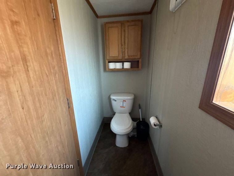 image for item FK1352 Skid mounted living quarters