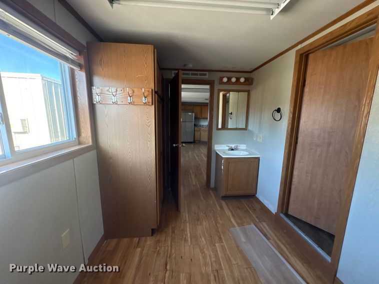 image for item FK1352 Skid mounted living quarters