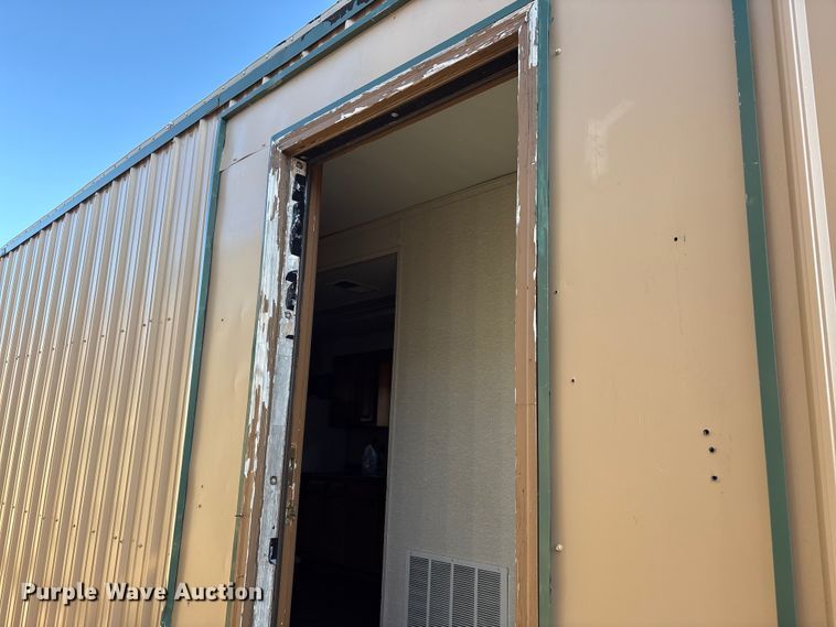 image for item FK1355 Skid mounted living quarters