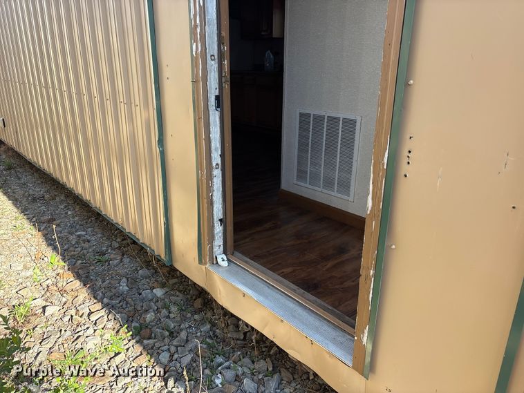 image for item FK1355 Skid mounted living quarters