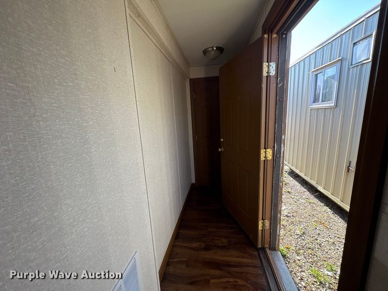 image for item FK1355 Skid mounted living quarters