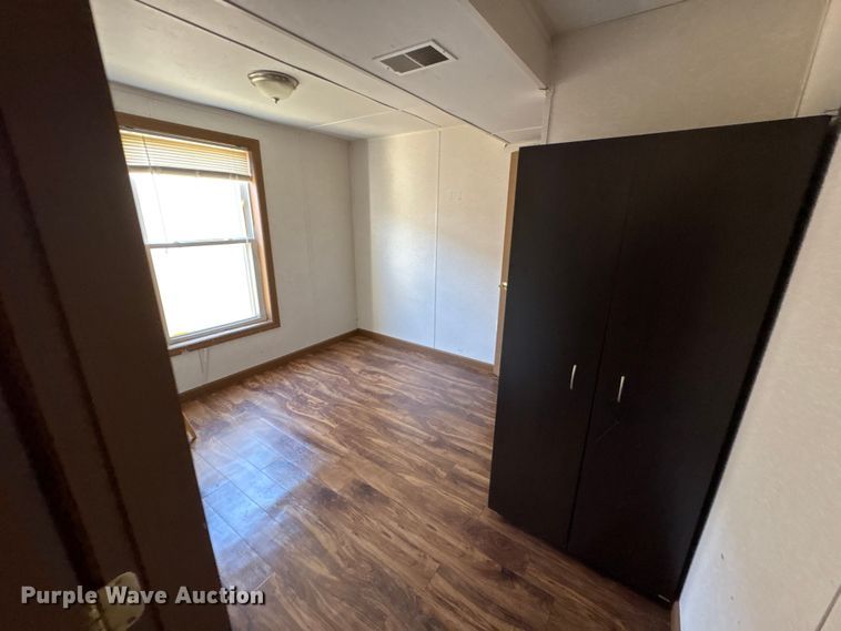 image for item FK1355 Skid mounted living quarters