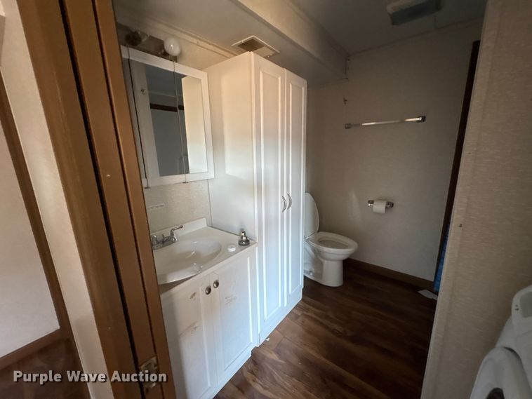 image for item FK1355 Skid mounted living quarters
