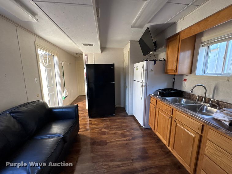 image for item FK1356 Skid mounted living quarters