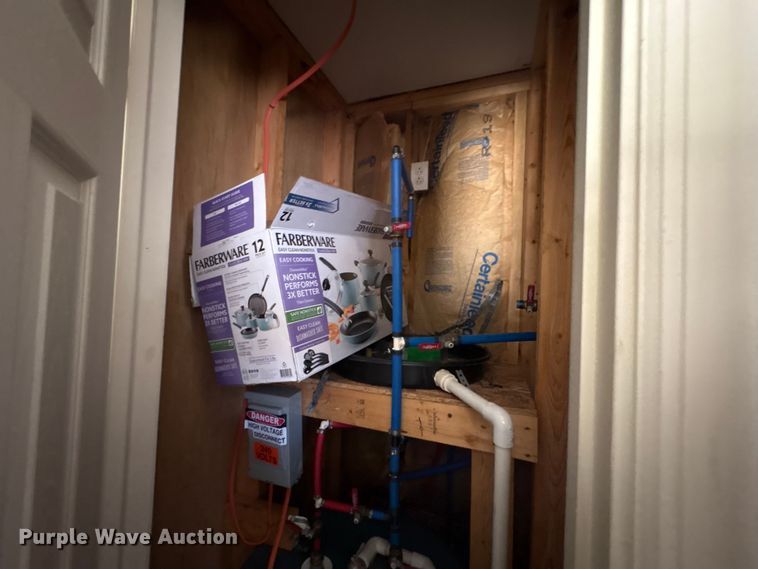 image for item FK1356 Skid mounted living quarters