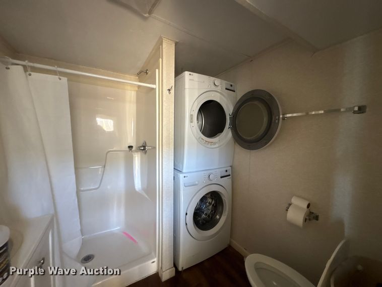 image for item FK1356 Skid mounted living quarters