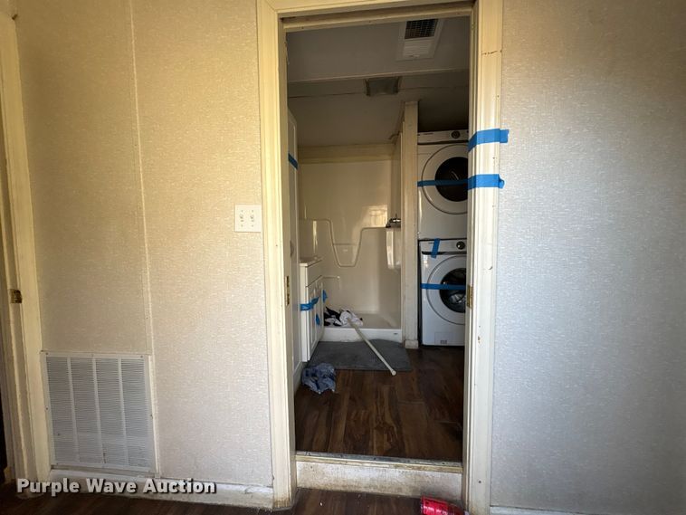image for item FK1362 Skid mounted living quarters