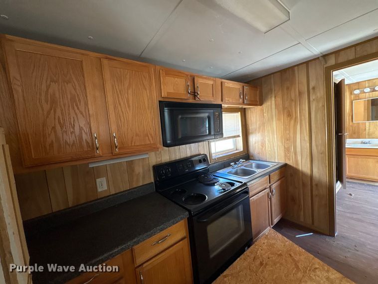 image for item FK1365 Skid mounted living quarters