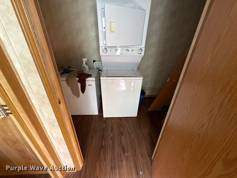 image for item FK1365 Skid mounted living quarters
