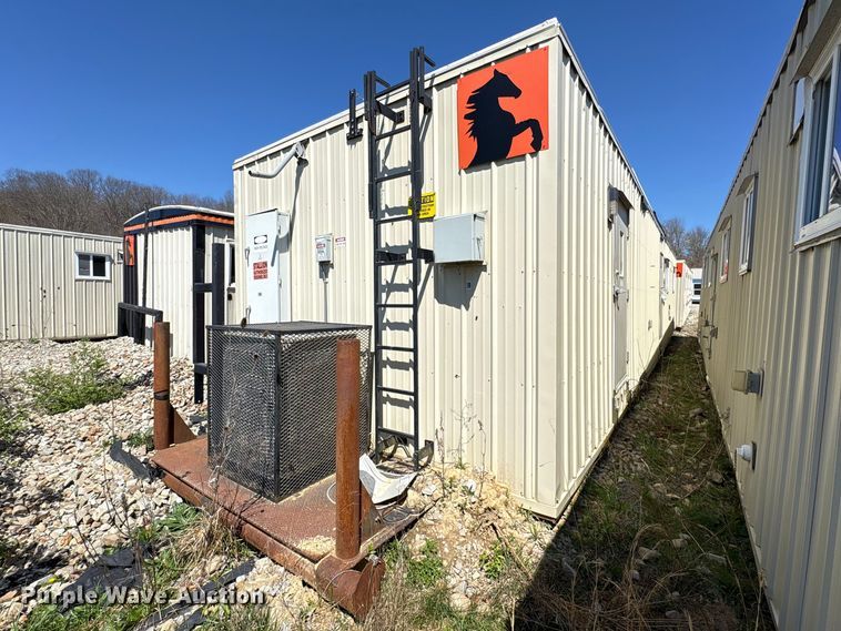 image for item FK1368 Skid mounted living quarters