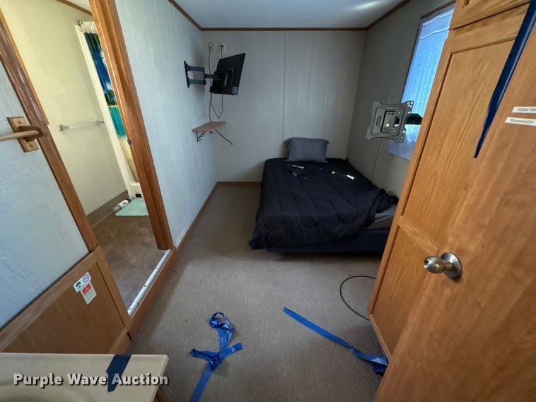 image for item FK1368 Skid mounted living quarters