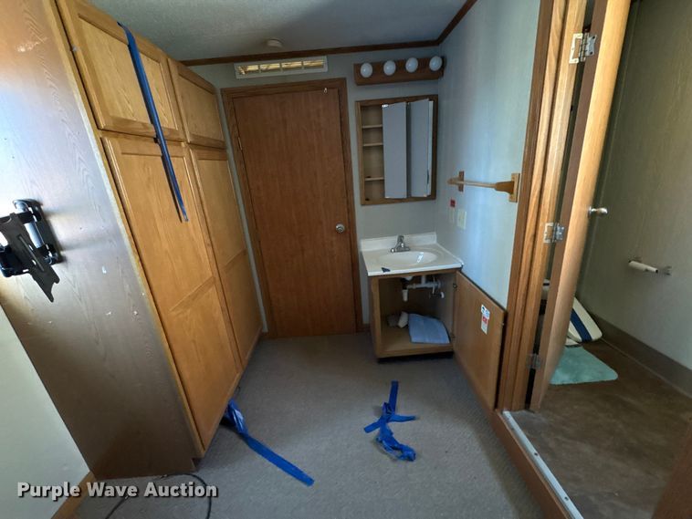 image for item FK1368 Skid mounted living quarters