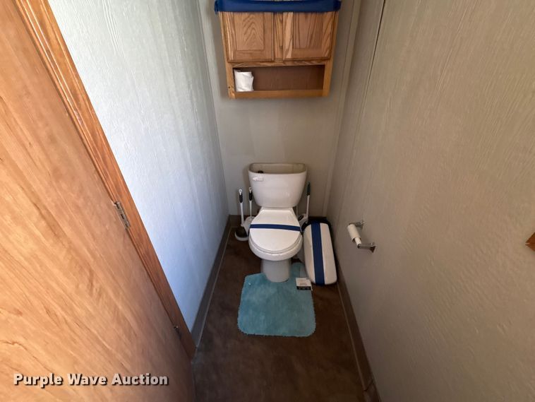 image for item FK1368 Skid mounted living quarters