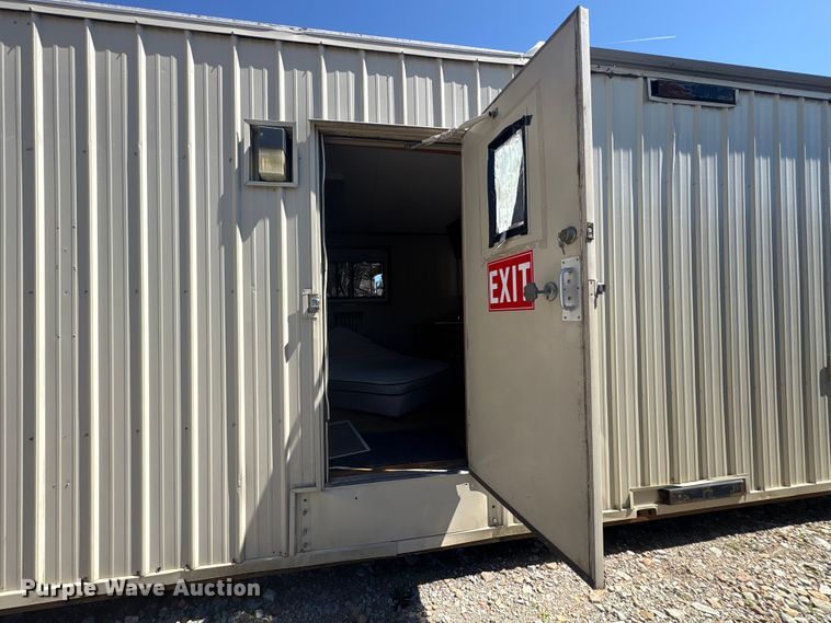image for item FK1370 Skid mounted living quarters