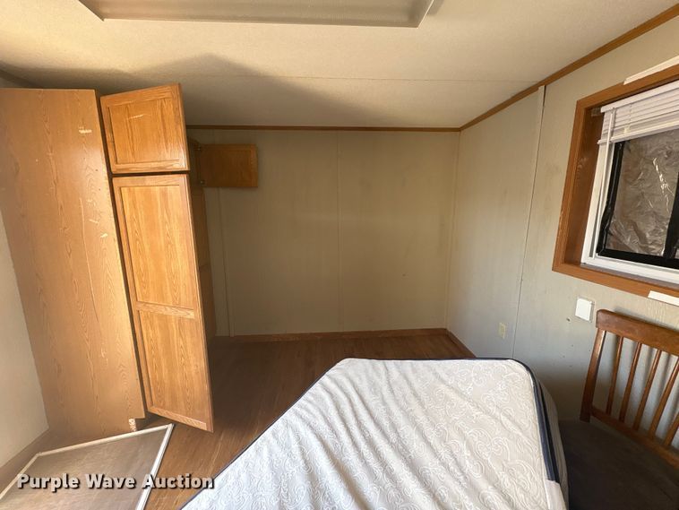 image for item FK1370 Skid mounted living quarters