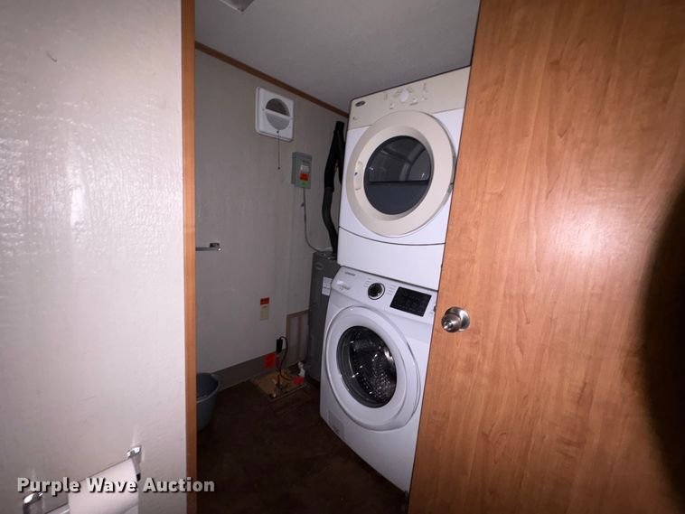 image for item FK1370 Skid mounted living quarters