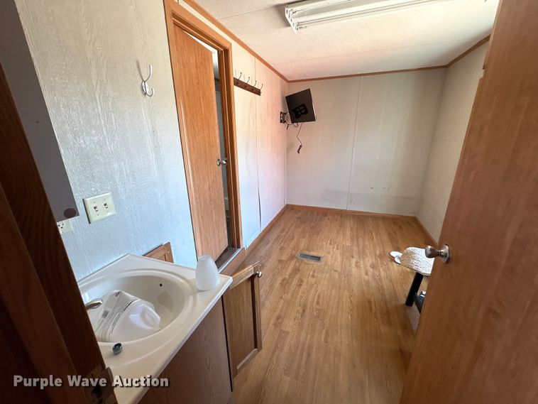 image for item FK1370 Skid mounted living quarters