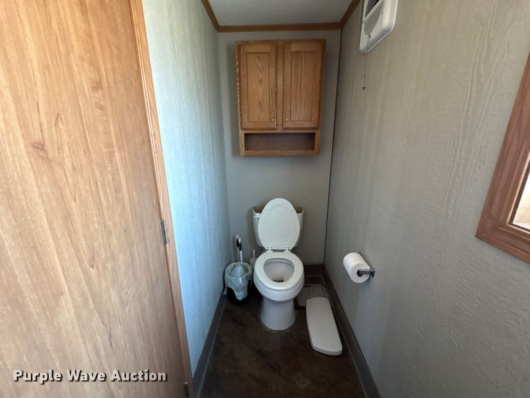 image for item FK1370 Skid mounted living quarters