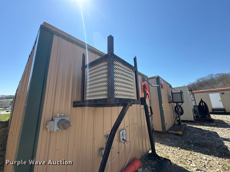 image for item FK1372 Skid mounted living quarters