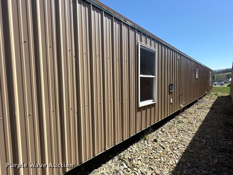 image for item FK1372 Skid mounted living quarters