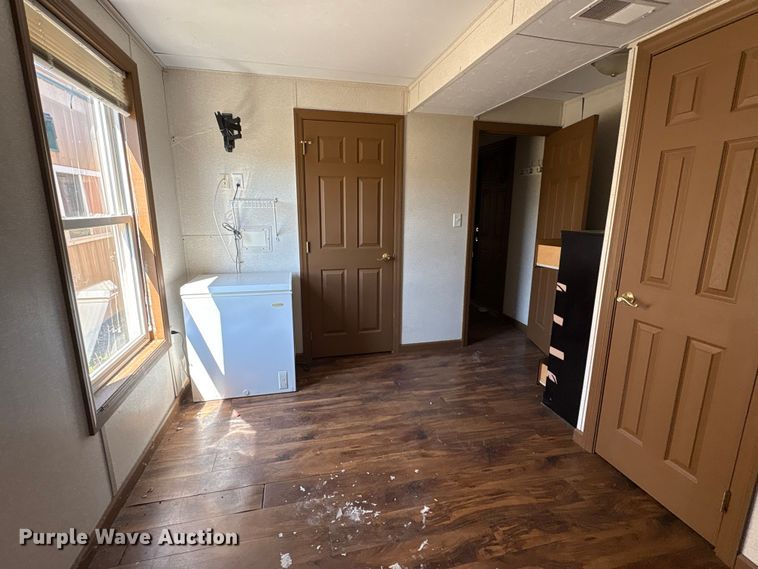 image for item FK1372 Skid mounted living quarters