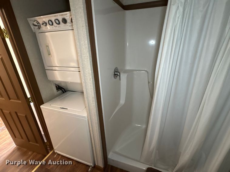 image for item FK1372 Skid mounted living quarters