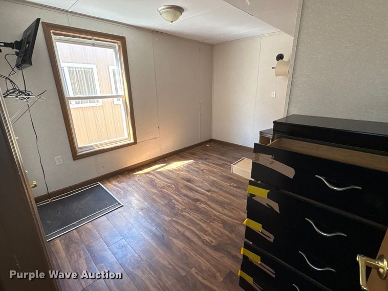 image for item FK1372 Skid mounted living quarters