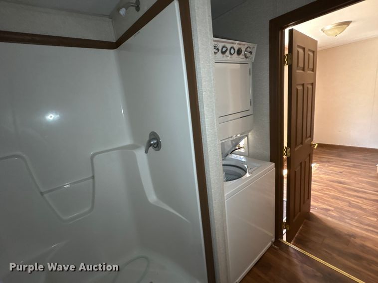 image for item FK1372 Skid mounted living quarters