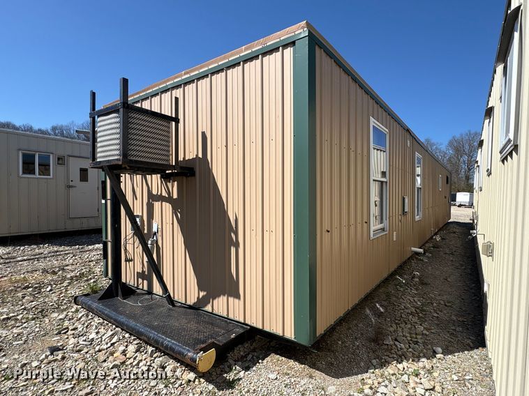 image for item FK1373 Skid mounted living quarters