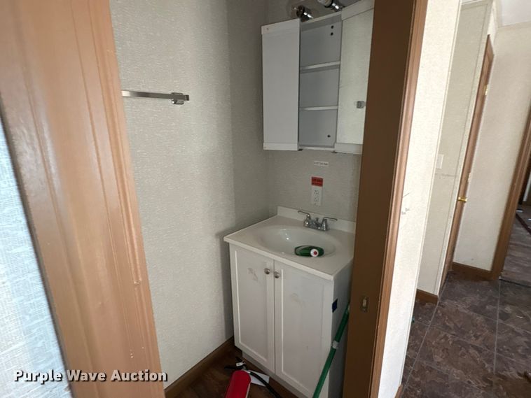 image for item FK1373 Skid mounted living quarters