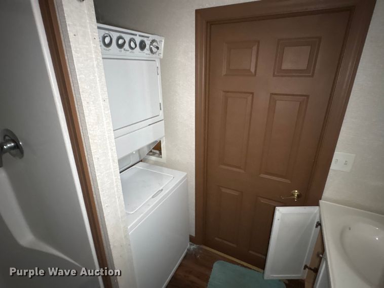 image for item FK1373 Skid mounted living quarters