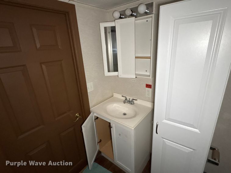 image for item FK1373 Skid mounted living quarters