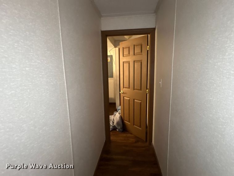 image for item FK1373 Skid mounted living quarters