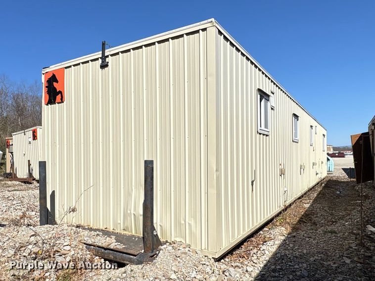 image for item FK1374 Skid mounted living quarters
