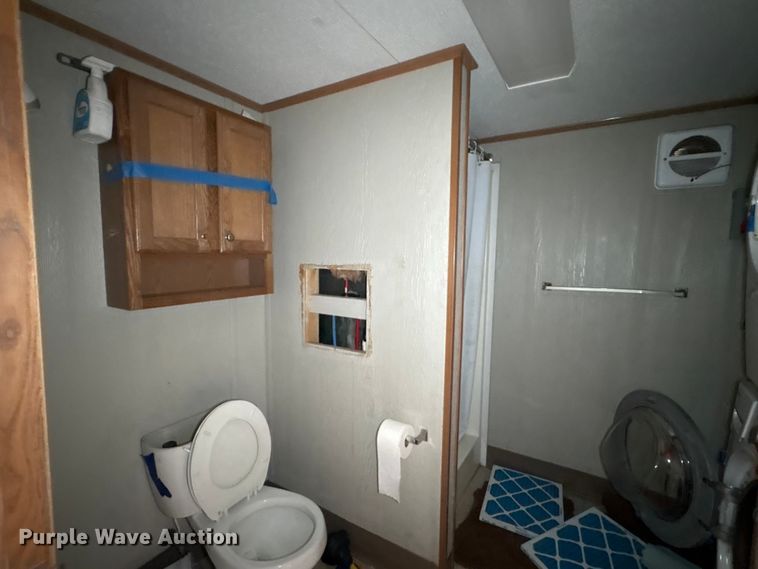 image for item FK1374 Skid mounted living quarters