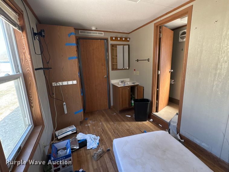 image for item FK1374 Skid mounted living quarters