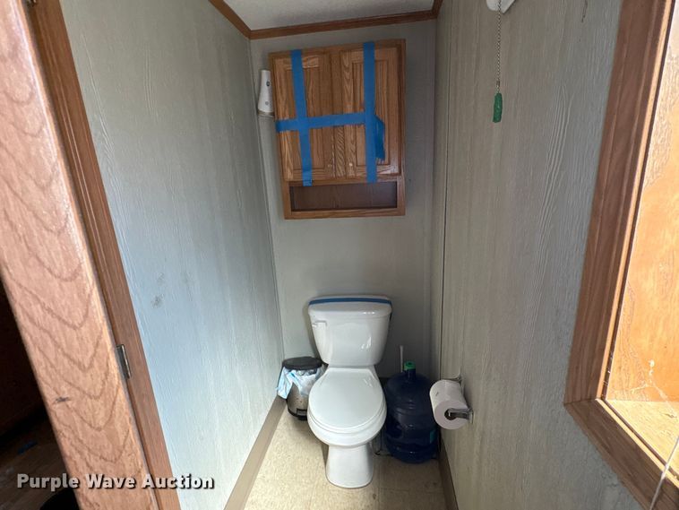 image for item FK1374 Skid mounted living quarters