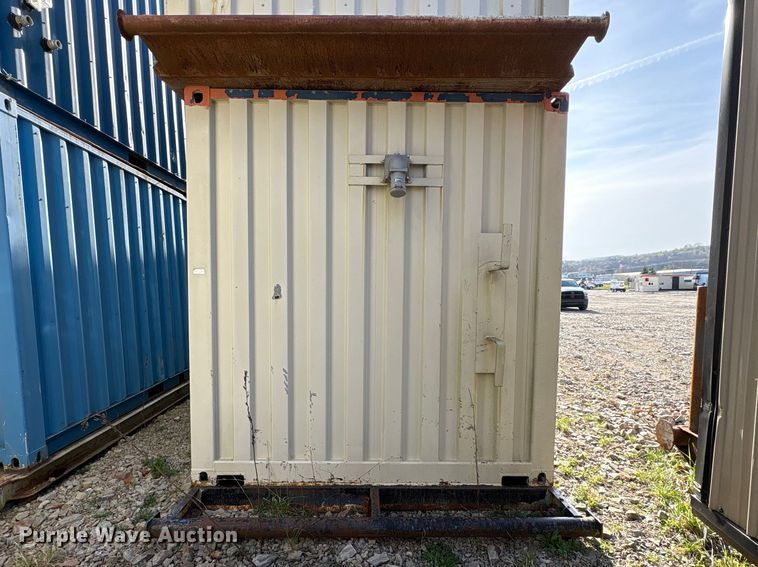 image for item FK1382 Water tank container