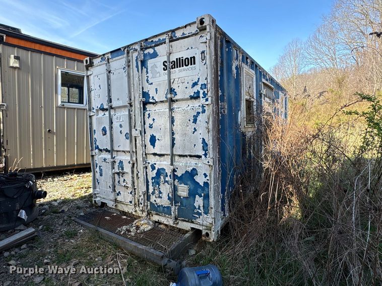 image for item FK1385 Mobile restroom